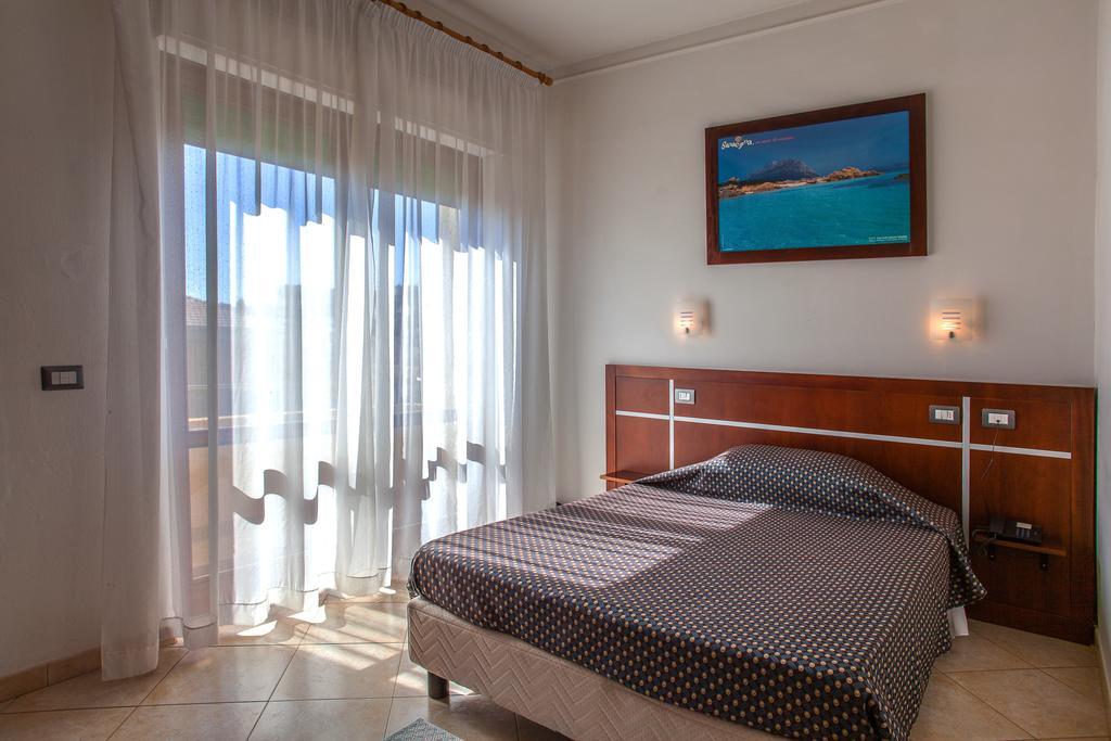Hotel La Terrazza Cagliari Szoba fotó