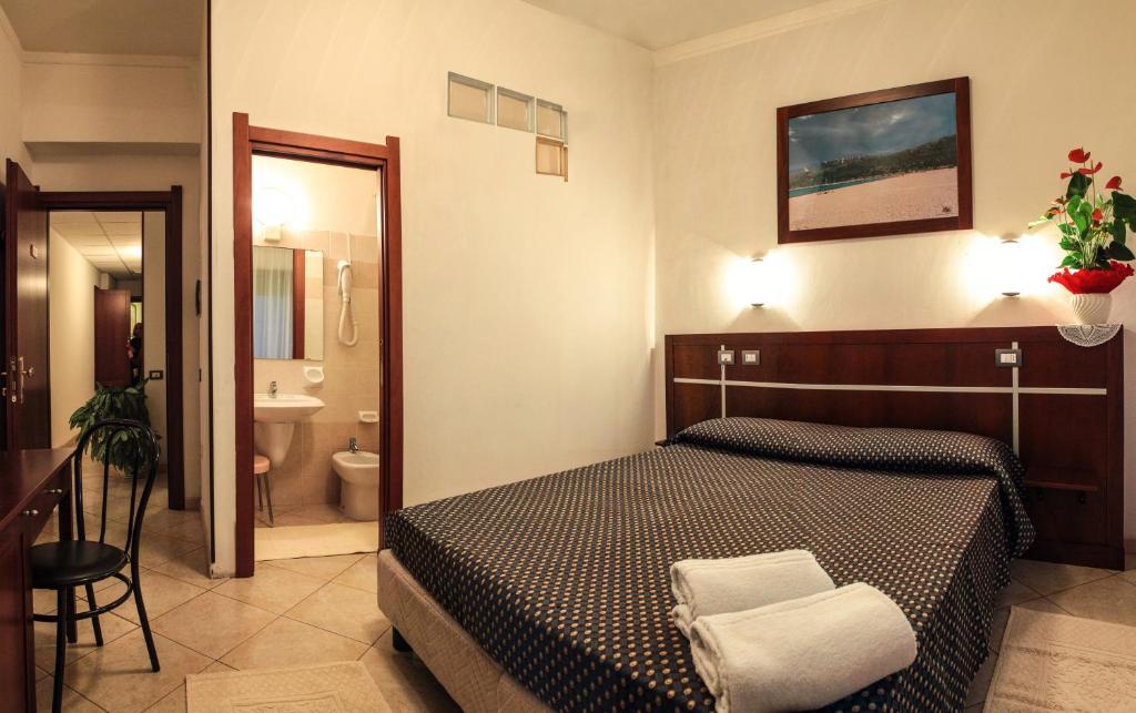 Hotel La Terrazza Cagliari Szoba fotó