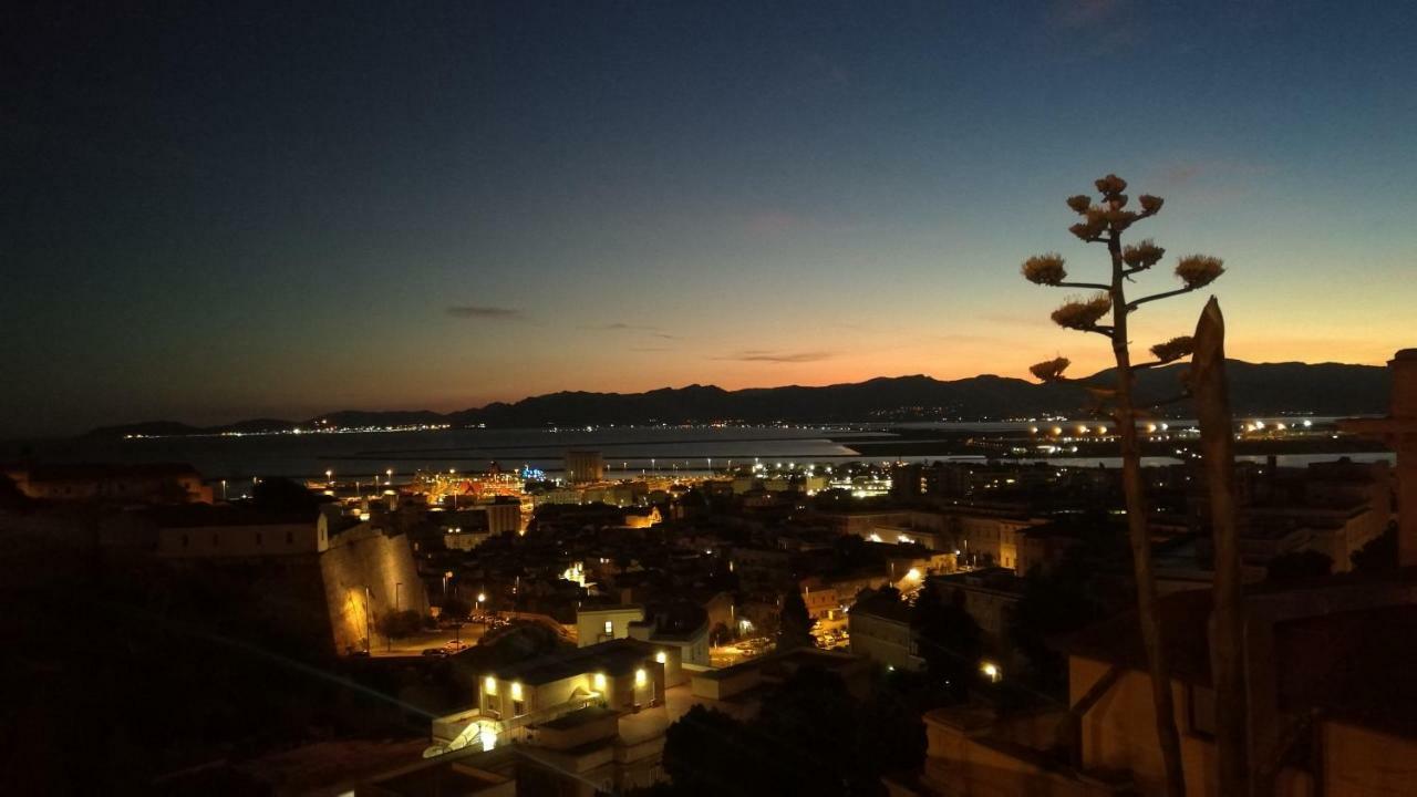 Hotel La Terrazza Cagliari Kültér fotó