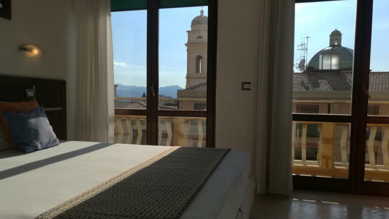 Hotel La Terrazza Cagliari Kültér fotó