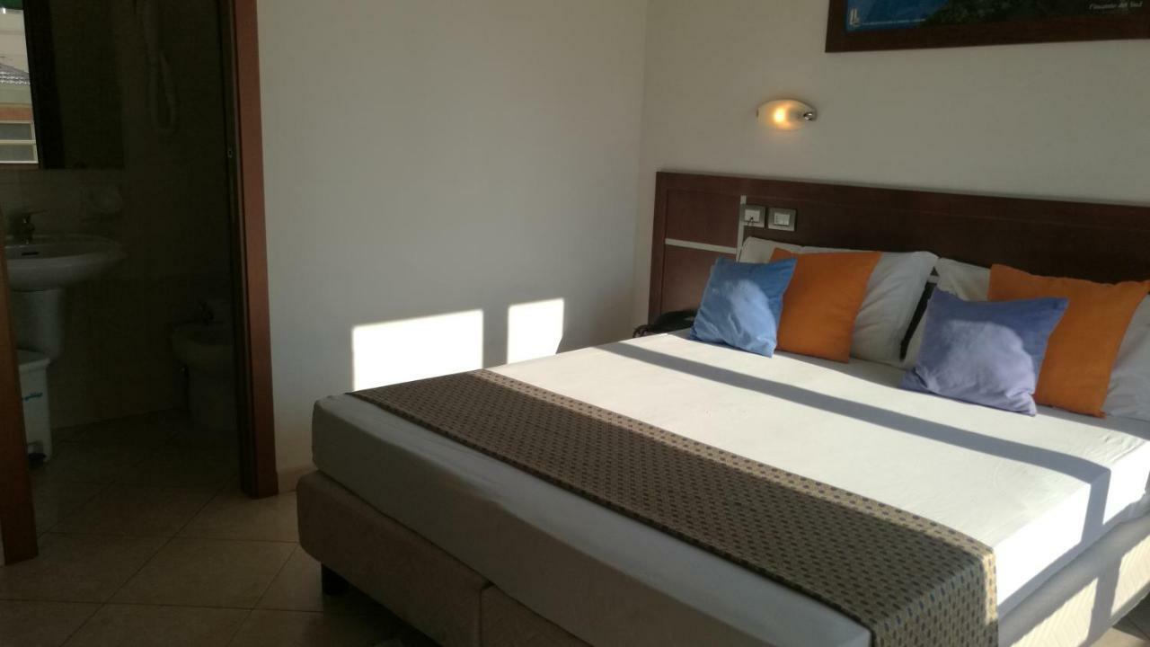 Hotel La Terrazza Cagliari Kültér fotó