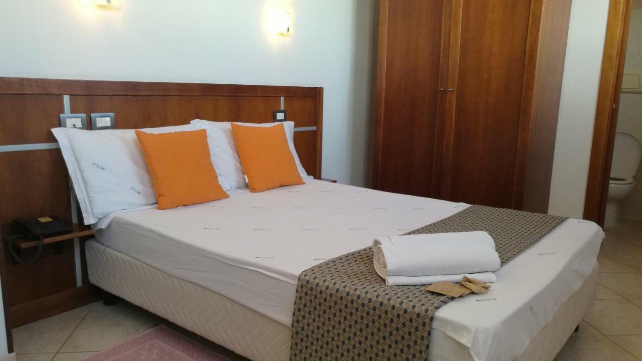 Hotel La Terrazza Cagliari Kültér fotó