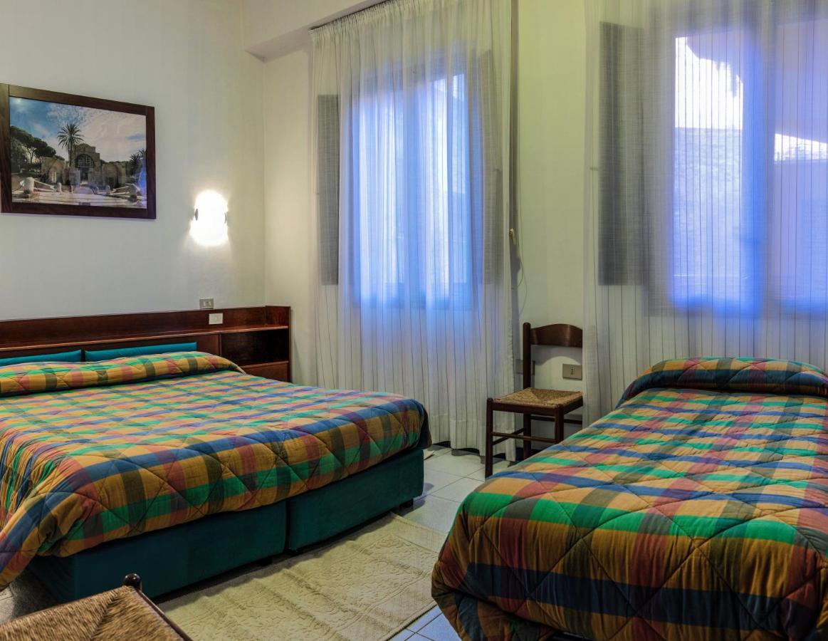 Hotel La Terrazza Cagliari Szoba fotó