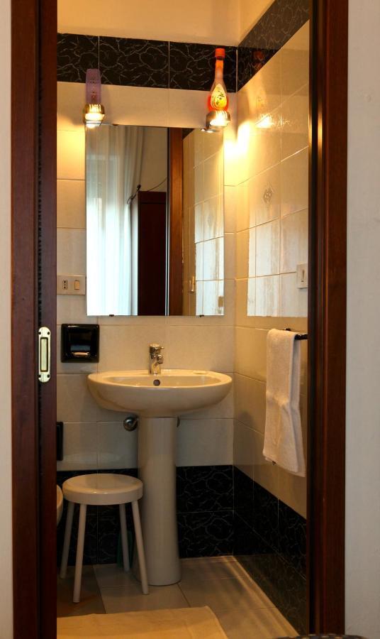 Hotel La Terrazza Cagliari Szoba fotó